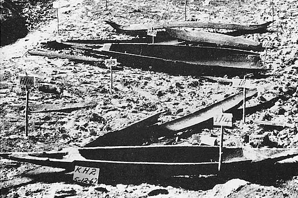 PIROGUES DE LA GROTTE DE NIAH