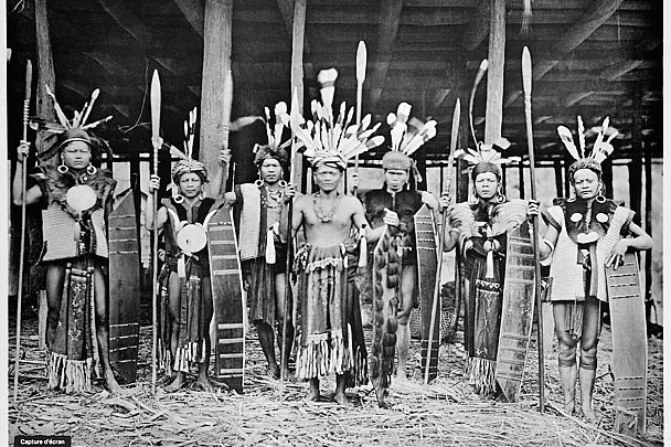 LE PEUPLE KAYAN